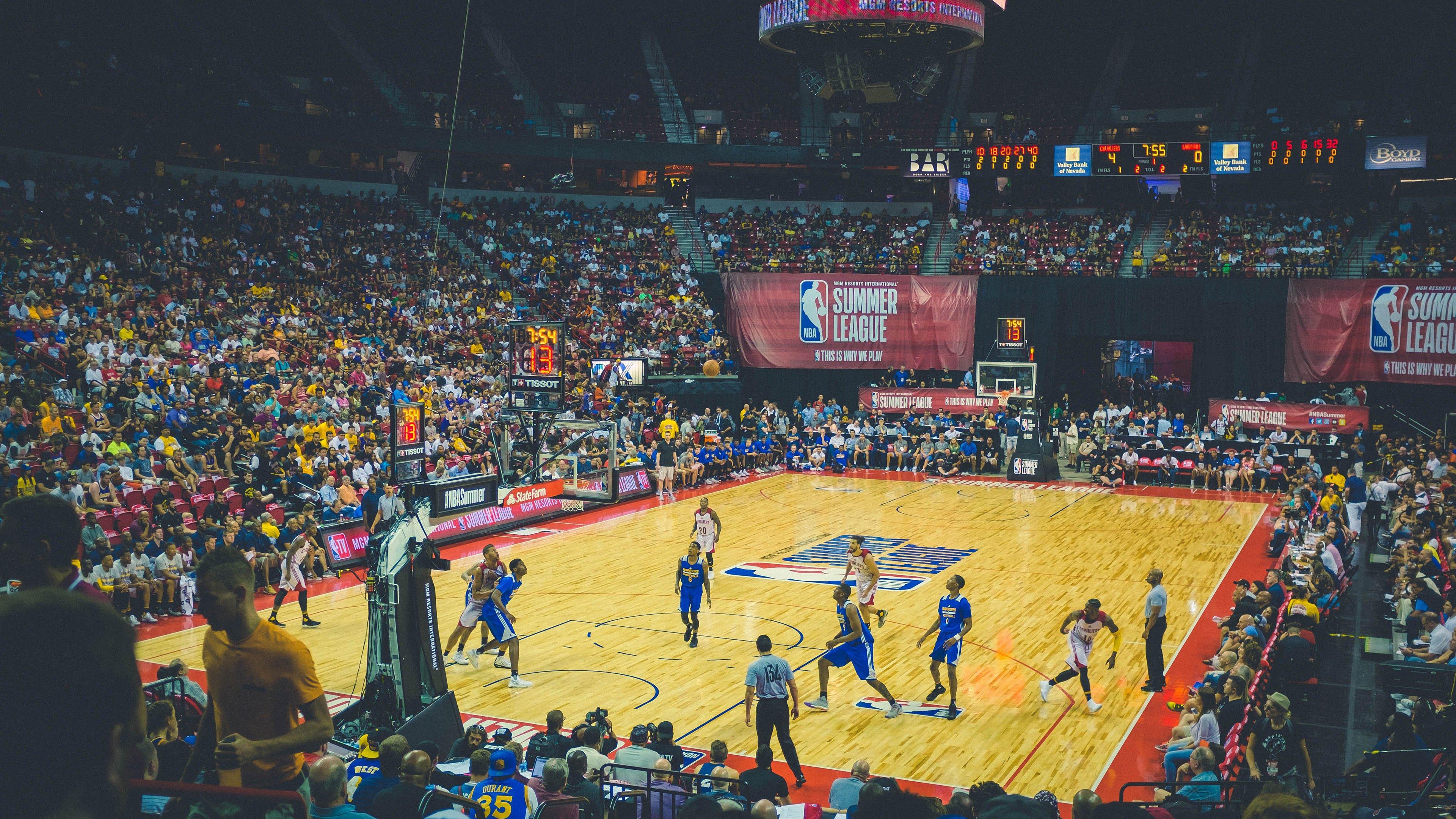 字母哥未来动向牵动联盟格局 文胖,杜兰特与多队陷入观望僵局